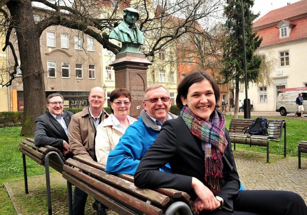 Christian Beuchel, Matthias Schollmeyer, Wilma Deißner, Joachim Lorenz und Kristin Jahn (v. l. n. r.) gehören zum Vorbereitungskreis des fünften Kirchenkreisfestes, zu dem diesmal nach Zahna eingeladen wird.