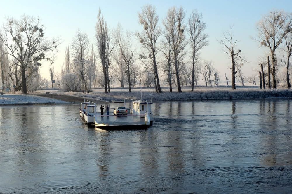 Die Fähre Elster vor wenigen Wochen im Winter