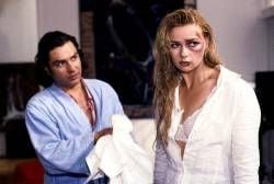 Zur ZDF-Sendung am 09.09.02 um 20:15 Uhr. Eine ungehorsame Frau, 1. Teil, Sdg. 05.01.98. Nachdem ihr Mann sie verprügelt hat ist Marlene (Veronica Ferres) zu ihrem neuen Kollegen Moritz (Hansa Czypionka) geflüchtet.© RECHTEHINWEIS: - Honorarfreie Verwendung nur im Zusammenhang mit genannter Sendung und bei Nennung ZDF/Fotografenname. Andere Verwendungen nur nach Absprache. ZDF - Bilderdienst, Tel. 06131-706100, E-Mail: Bilderdienst@zdf.de