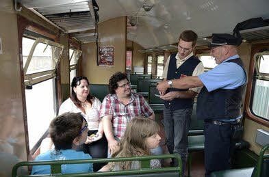 Fahrkartenkontrolle mit Zugchef Ronald Wenzel.