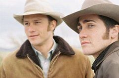 Der australische Schauspieler Heath Ledger (l), in der Rolle von Ennis Del Mar, und US Schauspieler Jale Gyllenhaal, in der Rolle der Jack Torsion, im Film «Brokeback Mountain». (Foto: dpa)