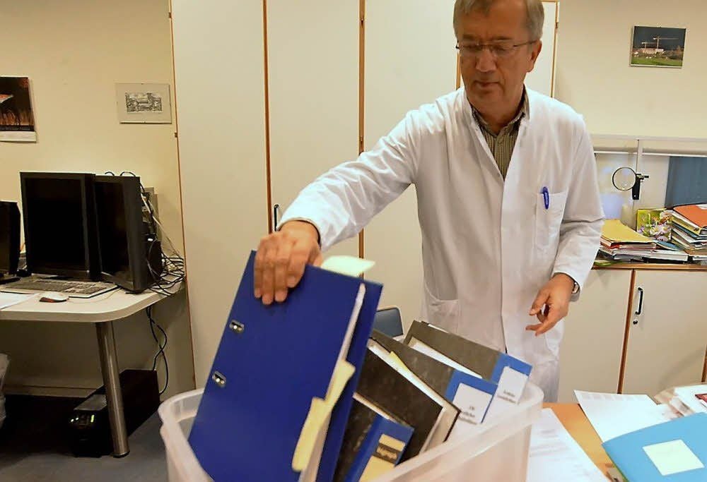 Auf gepackten Kisten: Abschied nach 28 Jahren als Chefarzt in Aschersleben.