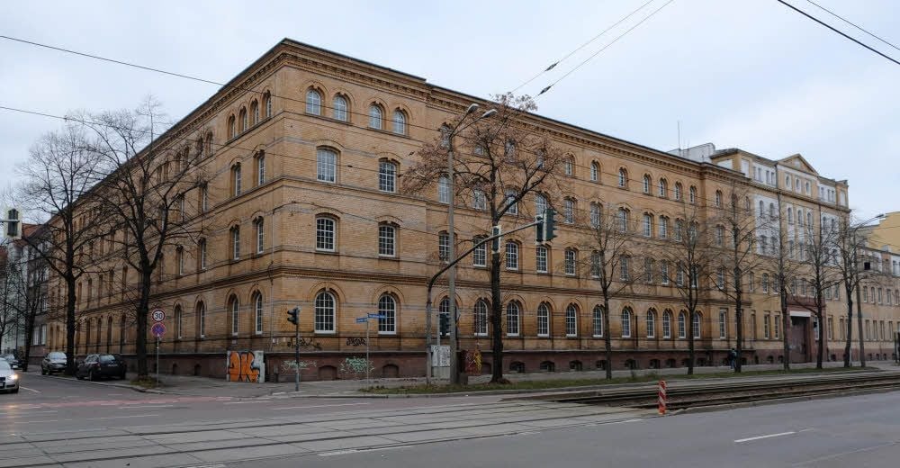 Die alte Teefabrik an der Merseburger Straße soll saniert werden.