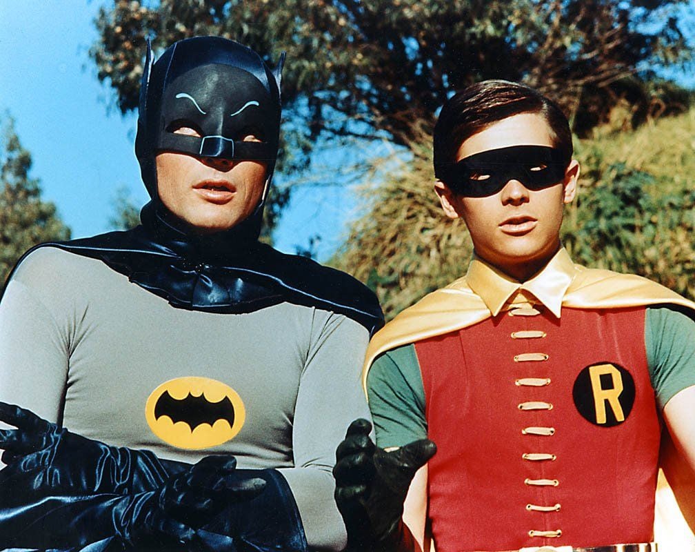 Robin mit dem Fledermausmann: Burt Ward (r.) und Adam West in der amerikanischen Fernsehserie „Batman“