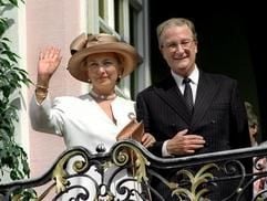 König Albert II von Belgien, hier mit Königin Paola, übernahm den belgischen Thron 1993 von seinem plötzlich verstorbenen Bruder Baudouin. (Foto: dpa)