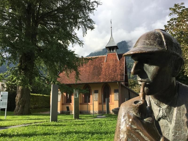 Das Sherlock-Holmes-Denkmal in Meiringen. Foto: Christiane Oelrich