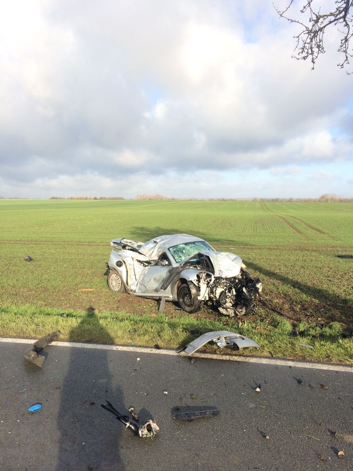 Der VW Beetle wurde bei dem Unfall schwer beschädigt.