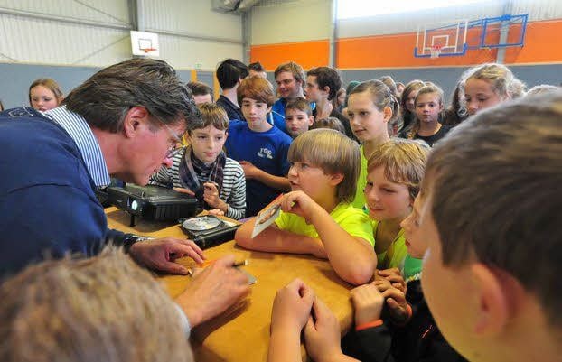 Anschließend gab Peter Escher bereitwillig Autogramme.