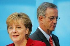Bundeskanzlerin Angela Merkel (CDU) und der ehemalige Vorstandschef des Siemens-Konzerns, Heinrich von Pierer gehen in Zukunft getrennte Wege. (Foto: ddp)