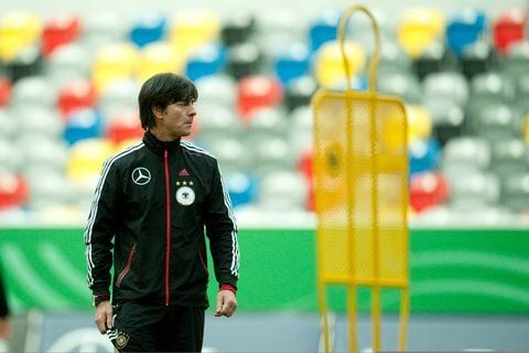Bundestrainer Joachim Löw leitet das Training. (FOTO: DPA)