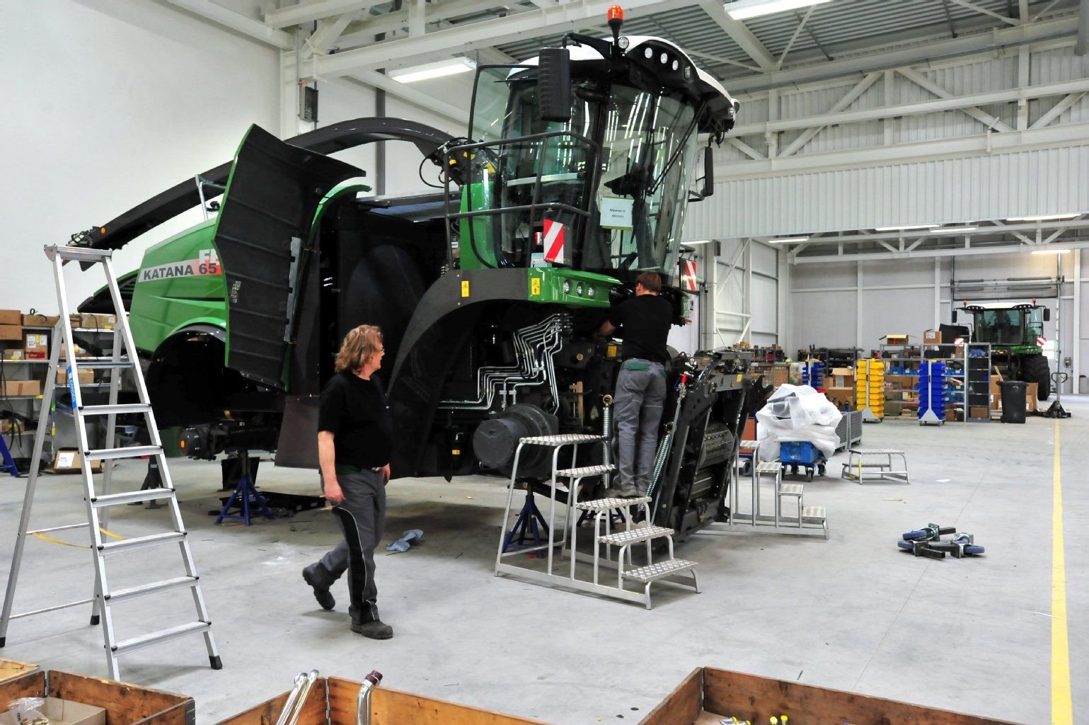 Blick in eine Produktionshalle bei AGCO Hohenmölsen.