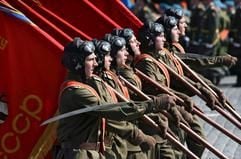 Russland feiert 61. «Tag des Sieges» (Foto: dpa)