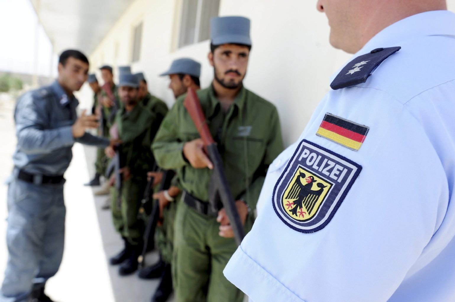 Auch afghanische Polizisten werden durch deutsche Polizeibeamte ausgebildet. Sachsen-Anhalts Polizeibeamte sorgen nicht nur im eigenen Land für Ordnung.