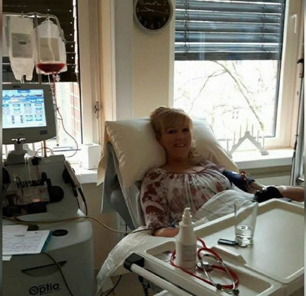 Am 12. Dezember spendete Sandra Schammer in der Dresdner Klinik der Cellex Gesellschaft für Zellgewinnung Stammzellen. Eine Frau aus Spanien wartete als der genetische Zwilling auf die Stammzellenspende der 35-Jährigen.Die Ehefrau des Chefs der Freiwilligen Feuerwehr Roßlau Enrico Schammer ist selbst Mutter eines zwölfjährigen Mädchens und von dreijährigen Zwillingssöhnen.