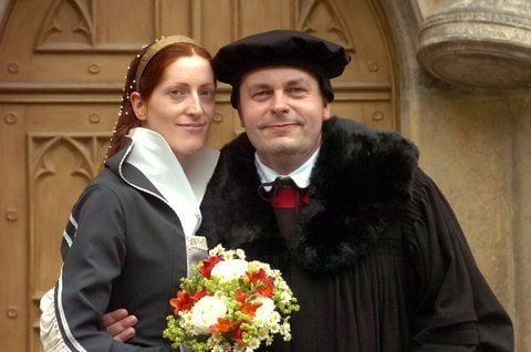 Katharina von Bora und Martin Luther beim Umzug zum Stadtfest «Luthers Hochzeit» in Wittenberg. (FOTO: KUHN)