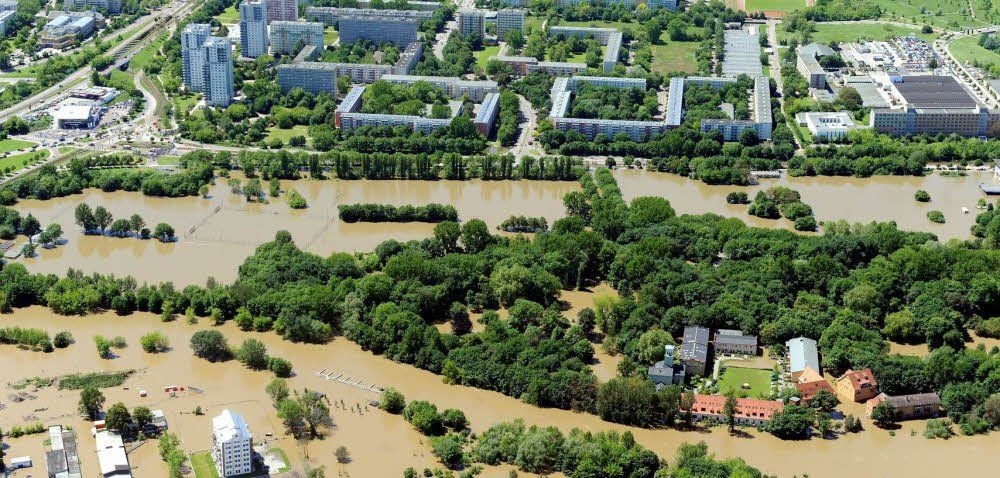 Der Gimritzer Damm konnte im letzten Jahr Neustadt nur mit großer Anstrengung vor der Saale-Flut schützen.