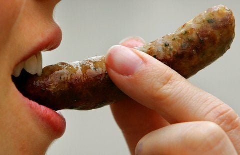 Es geht um die Wurst. Stiftung Warentest hat probiert und ein Urteil gefällt. (FOTO: DPA)