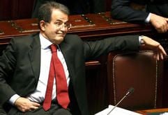 Italiens Ministerpräsidenten Romano Prodi verfolgt am Montag (22.Mai) eine Debatte im Parlament in Rom. (Foto: dpa)