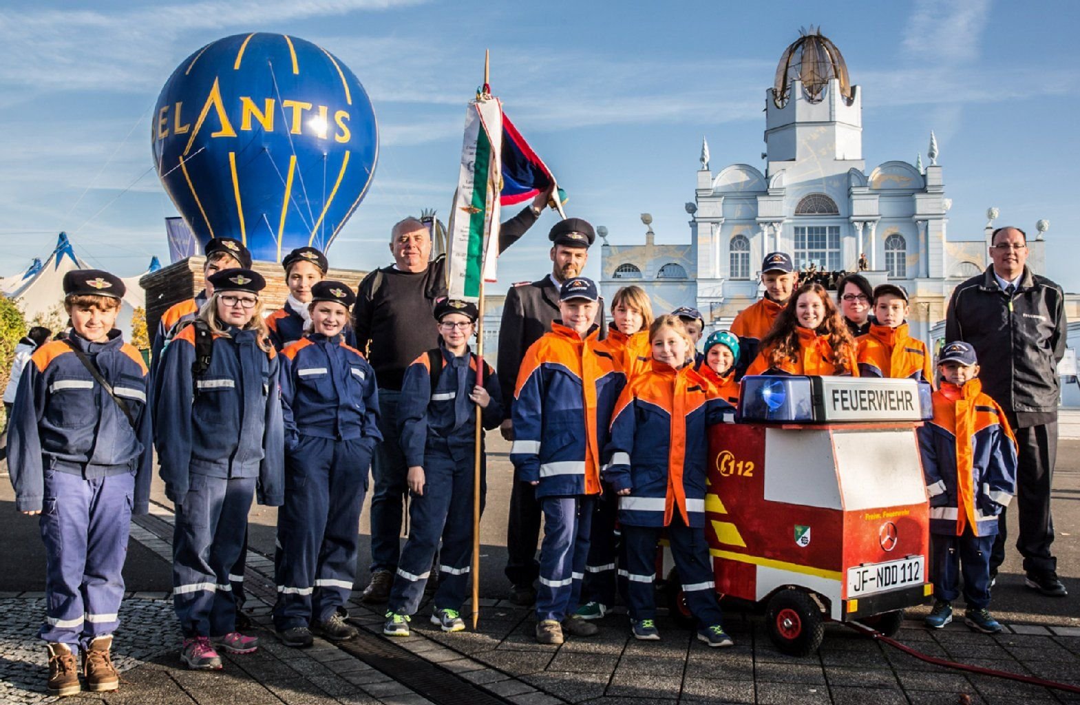 Die Landesjugendfeuerwehr Sachsen feierte im Freizeitpark Belantis bei Leipzig ihr 25. Jubiläum.