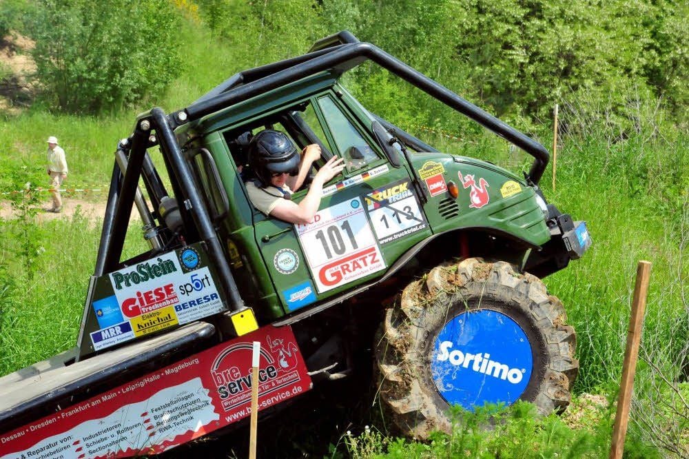 Das Team Aupitz ist mit zwei Autos in Teuchern am Start.