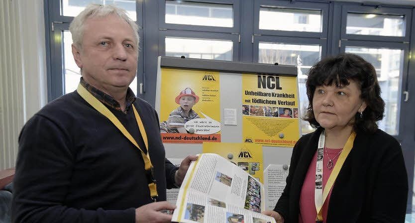 Dietmar und Christina Schröter schilderten im Klinikum das Schicksal ihres Sohnes Tobias, der an einer seltenen Krankheit litt.