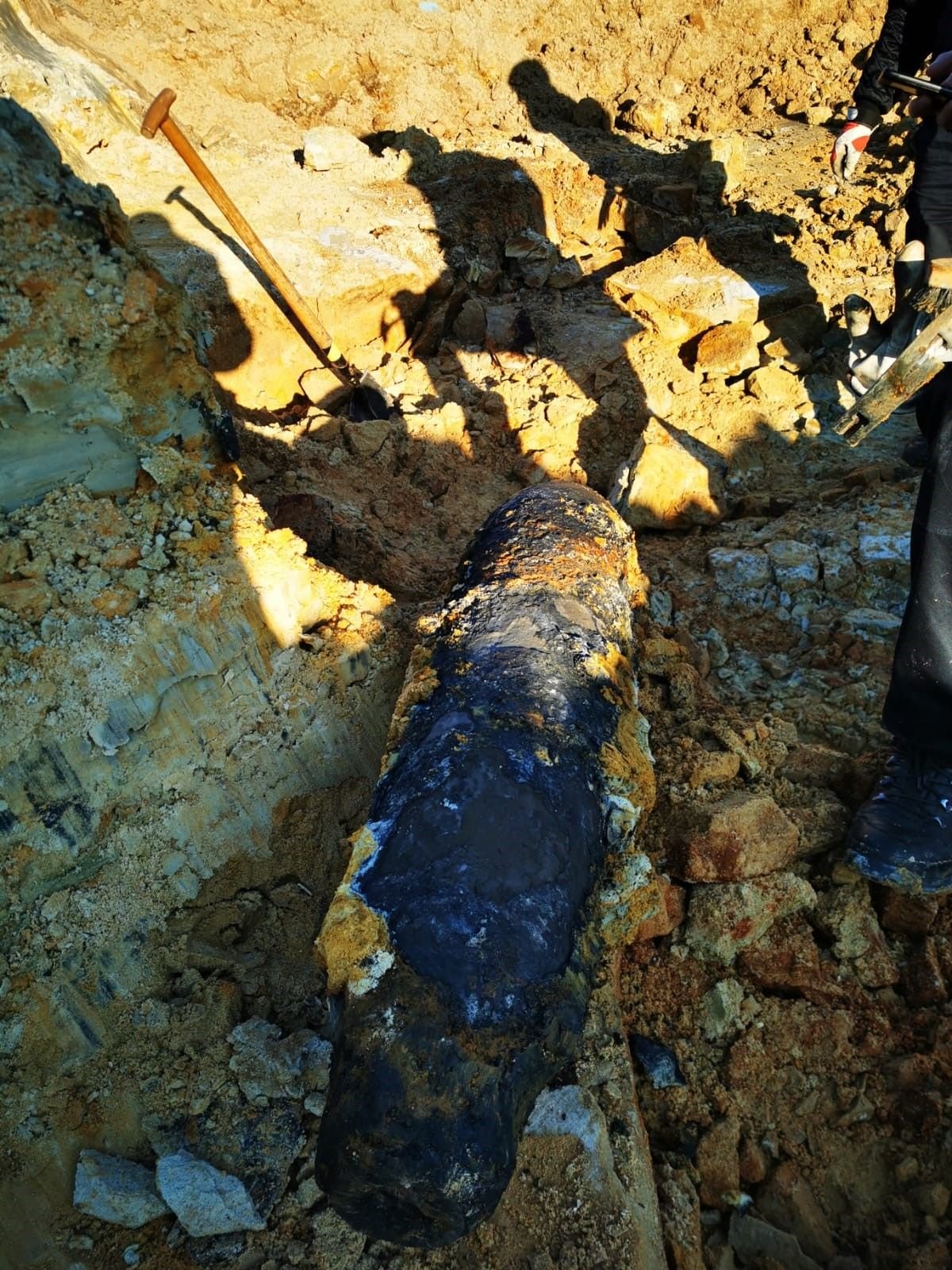 Auf der Baustelle für das Nachwuchsfußballleistungszentrum ist erneut eine Bombe aus dem Zweiten Weltkrieg entdeckt worden. Am Mittwoch soll sie entschärft werden.