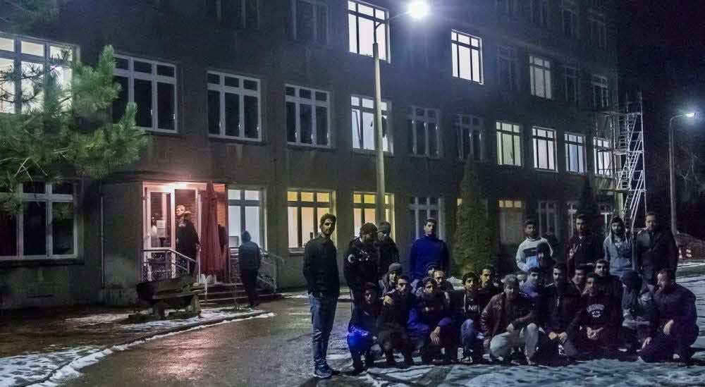 Protest vor dem Flüchtlingsheim in Coswig am Freitagabend