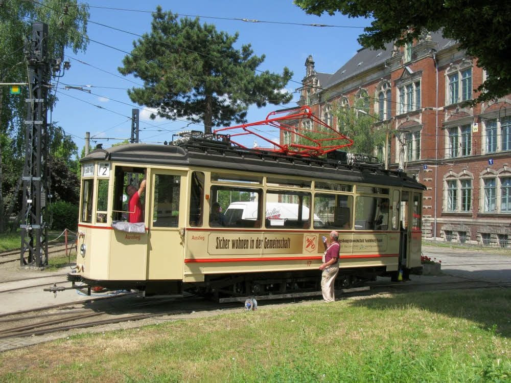 Rückblick: Nach der Rückkehr nach Naumburg im Mai 2015 erhielt der sanierte und neu aufgebaute „Lindner“-Wagen den Anstrich.