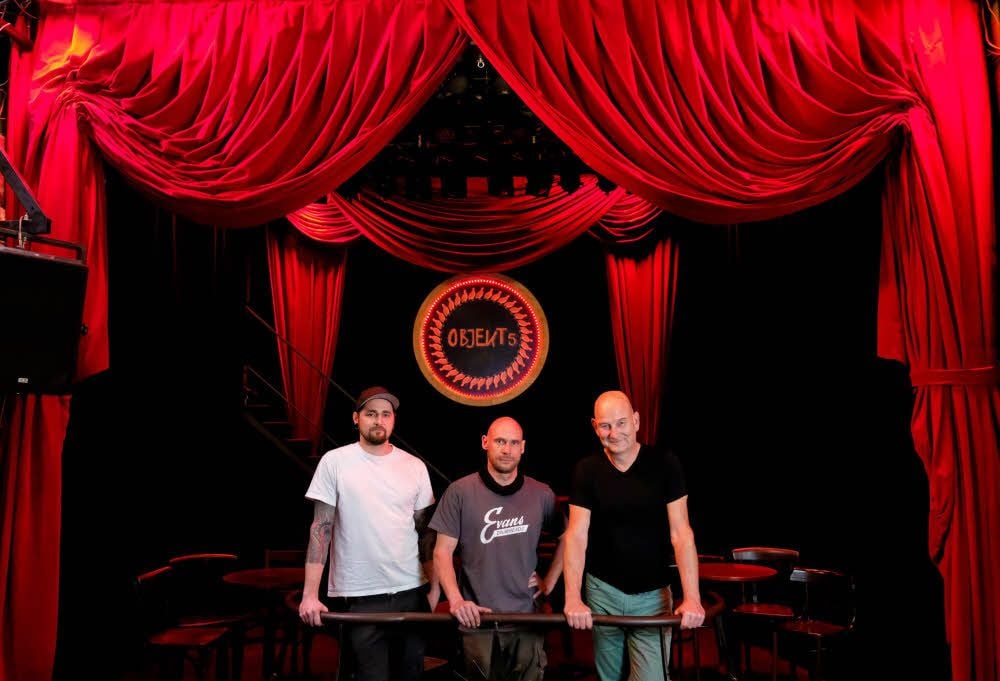 Die Köpfe hinter den Veranstaltungen im Objekt 5: Die Haustechniker Martin Altner und Sebastian Steinhardt sowie Peter Brock, Geschäftsführer des Kulturvereins vom Objekt 5 (v. l.).