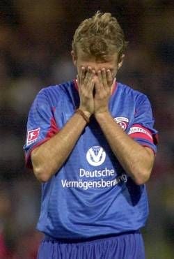 Der Lauterer Thomas Hengen will seine Suspendierung nicht ohne weiteres hinnehmen. (Foto: dpa)