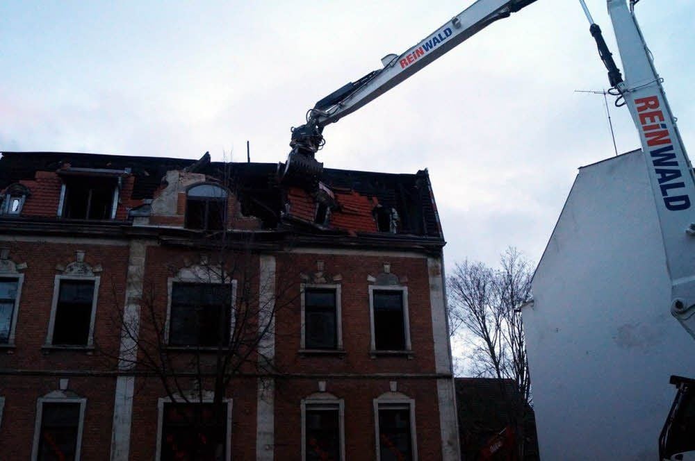 Der Bagger ist da. Schützenstraße 7 wird abgerissen. Die Nummer 11 folgt.