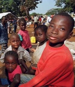 Junge Flüchtlinge aus Sierra Leone