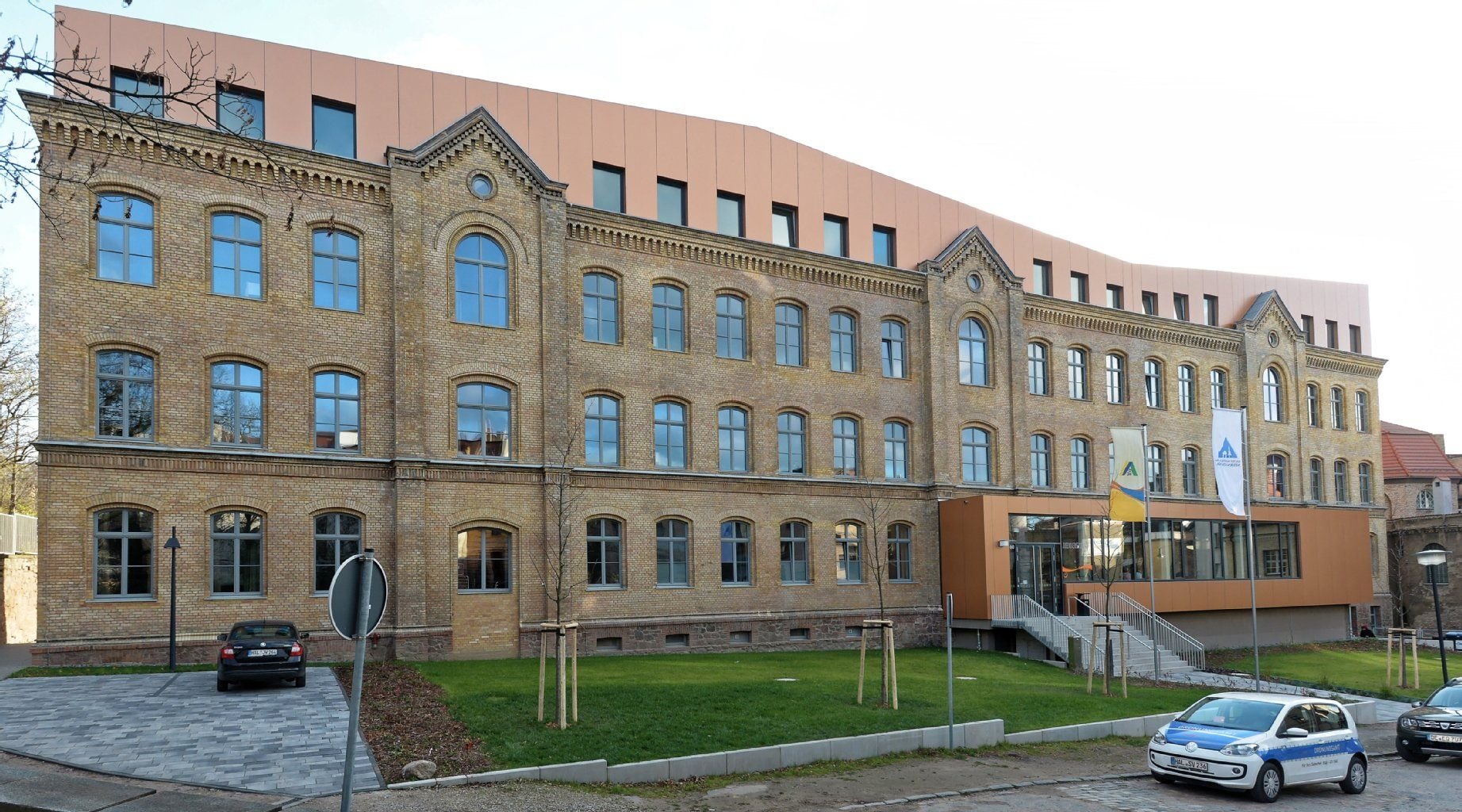 Die neue Jugendherberg ist in Halle (Saale) zu sehen.