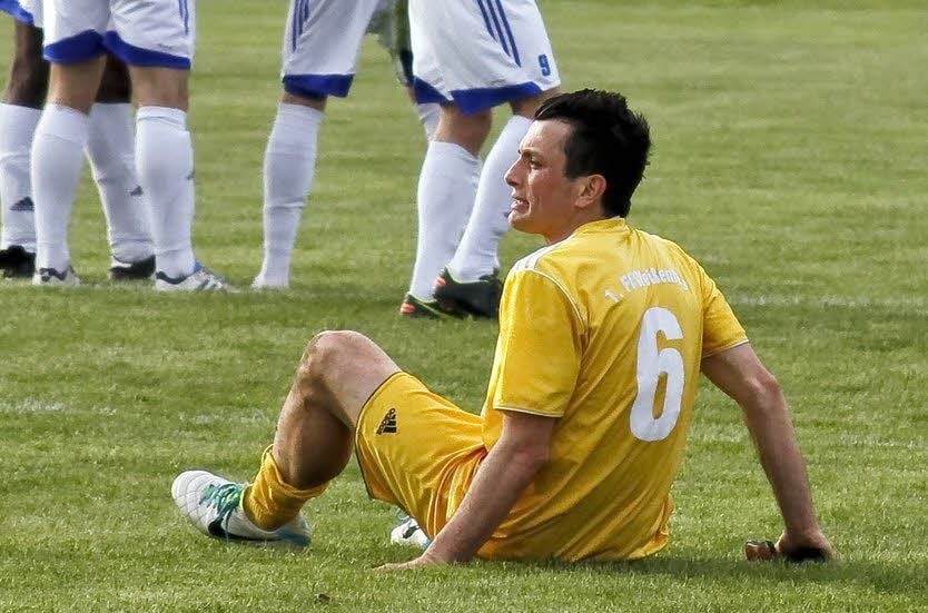 Spielertrainer Maik Zimmermann ärgert sich über die Niederlage.