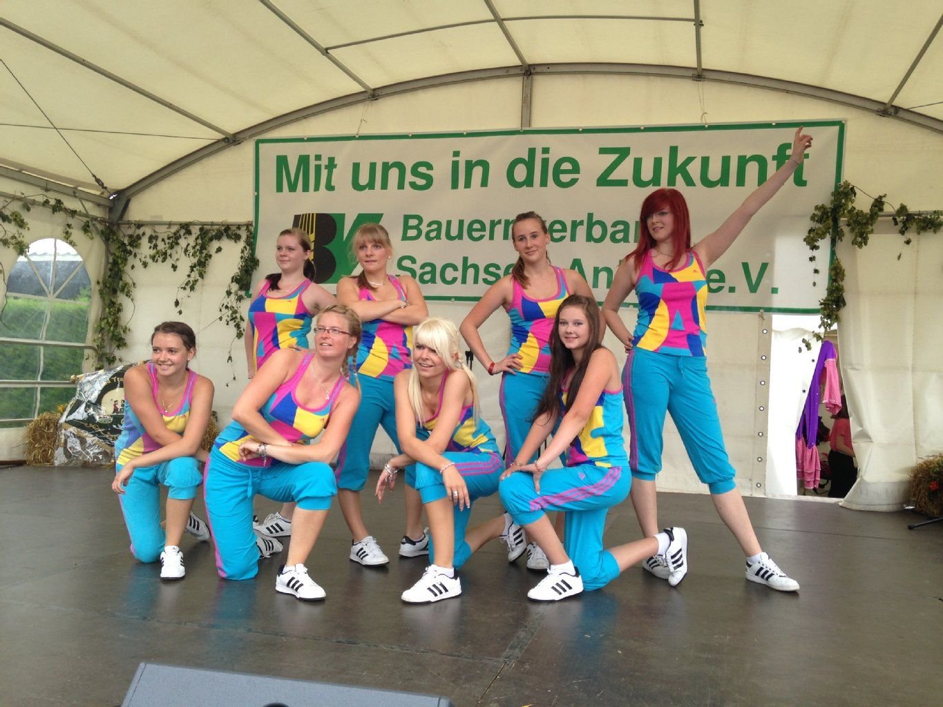 Die Mädels der Dance Collection heizten in Strenzfeld ordentlich ein.
