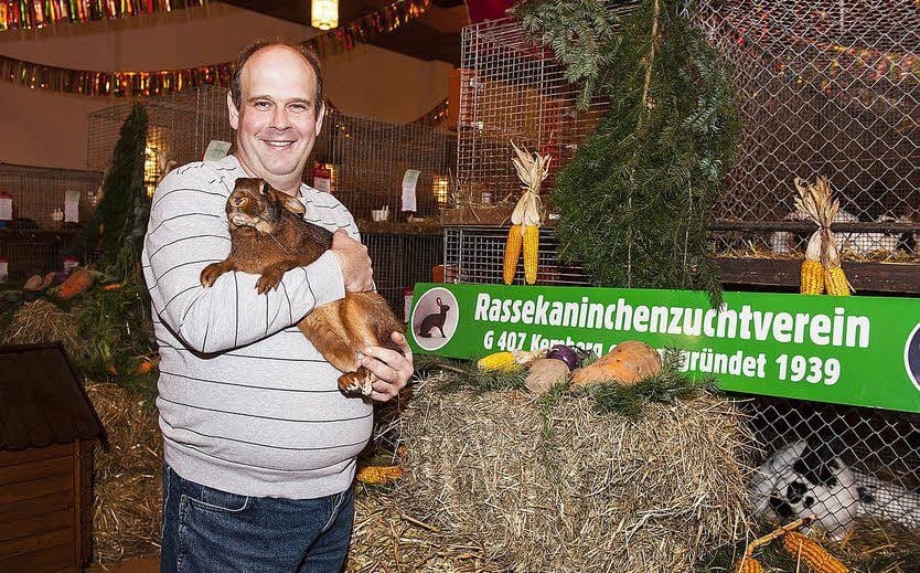 Mit seinen Hasenkaninchen gewann Ronny Böhmert den Preis für die beste Zuchtgruppe.