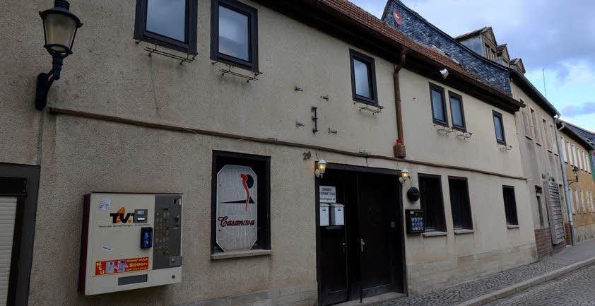 Das Etablissement in der Wenzelsgasse: tagsüber der Arbeitsplatz für acht Prostuierte, abends Nachtclub.