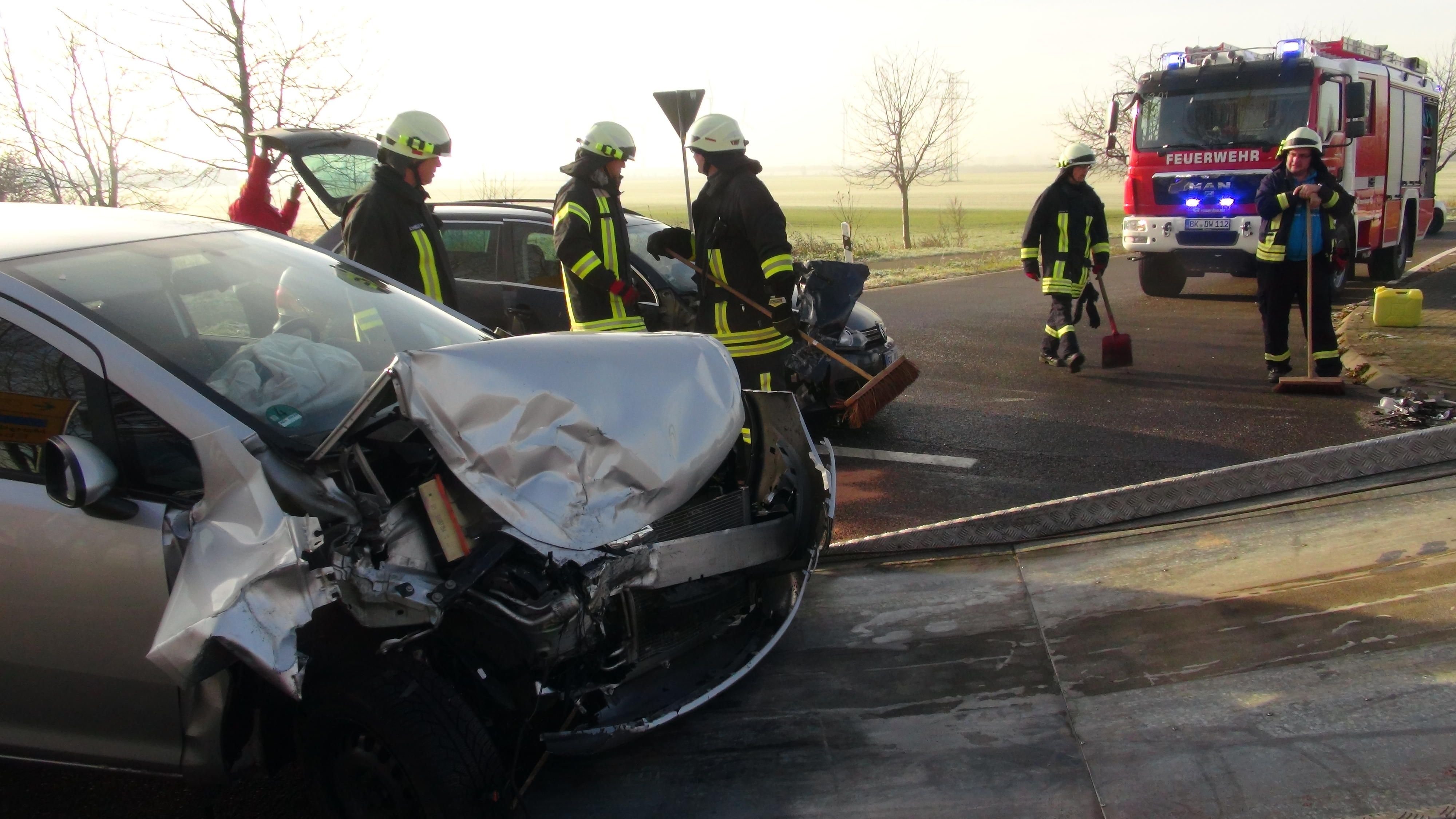 Bei dem Unfall wurden fünf Menschen verletzt.