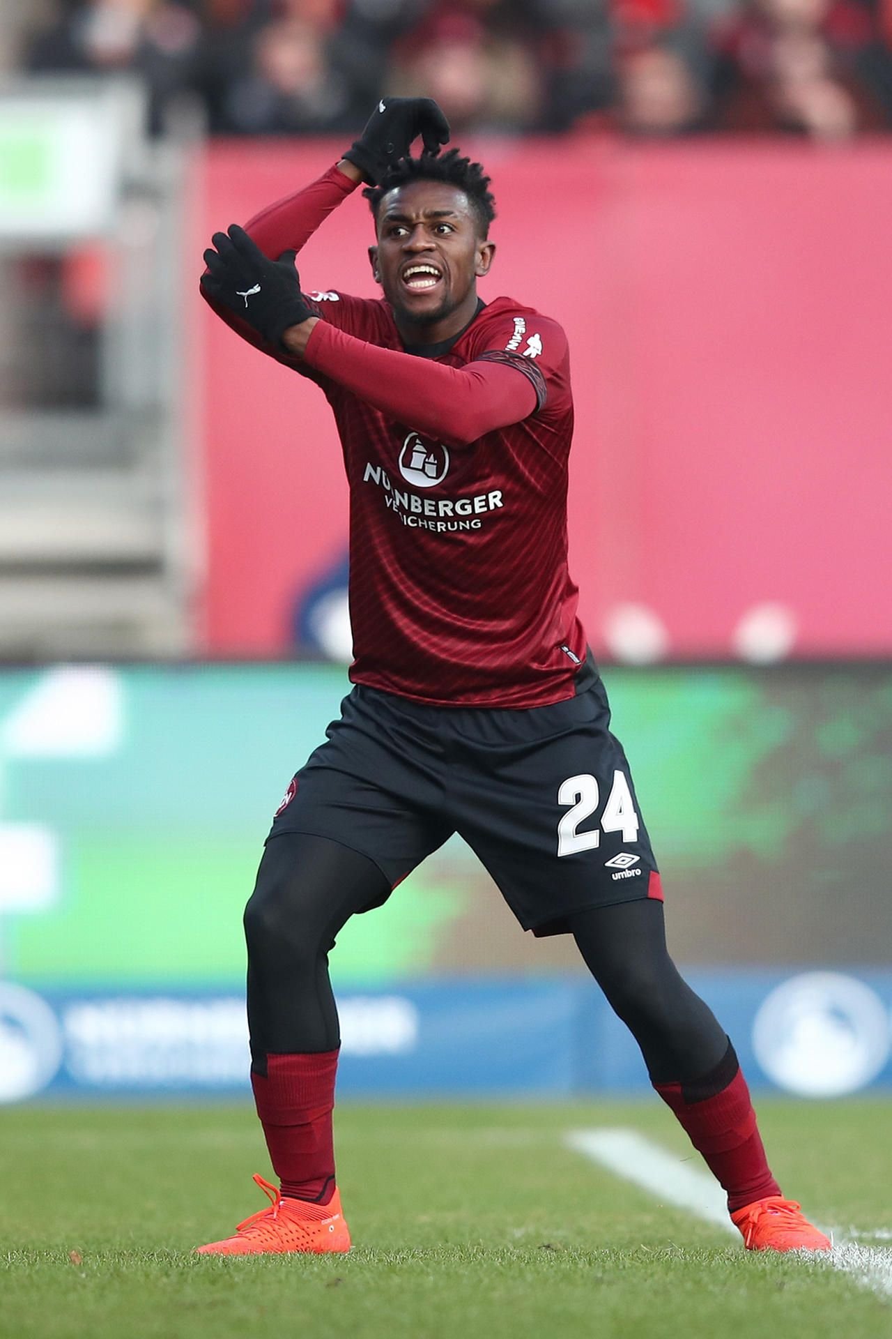Immer öfter gibt es in der Bundesliga Streit um die Handspiel-Regelung.