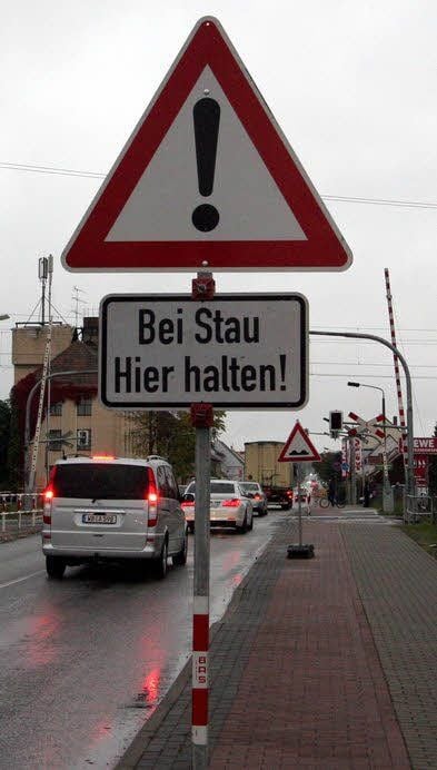 Am Bahnübergang in Jessen ist mit Stau zu rechnen.