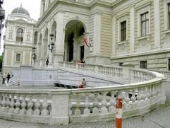 Rechtzeitig über die Vorgaben informieren. (Foto: dpa)