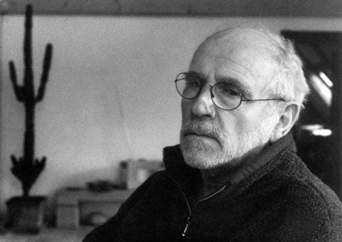 Das undatierte Foto zeigt den Fotografen Arno Fischer in Berlin. (FOTO: DPA)
