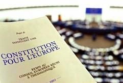 Entwurf der EU-Verfassung (Archivfoto: dpa)