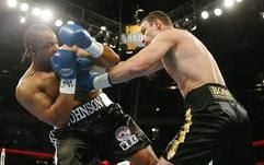 Schwergewichtler Vitali Klitschko wird nächstes Jahr wieder um die Weltmeisterschaft des World Boxing Councils (WBC) kämpfen. Der Profi aus dem Hamburger Universum Boxstall gewann in der Nacht zum Sonntag im New Yorker Madison Square Garden den WM- Ausscheidungskampf gegen Kirk Johnson (Kanada) durch K.o. in der 2. Runde. (Foto: dpa)