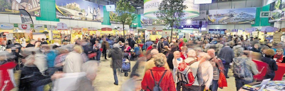 Über 80 Aussteller aus Sachsen-Anhalt präsentieren sich mit mehr als 1 500 Produkten in der Halle 23b auf der Grünen Woche in Berlin. Der Andrang der Besucher ist groß.