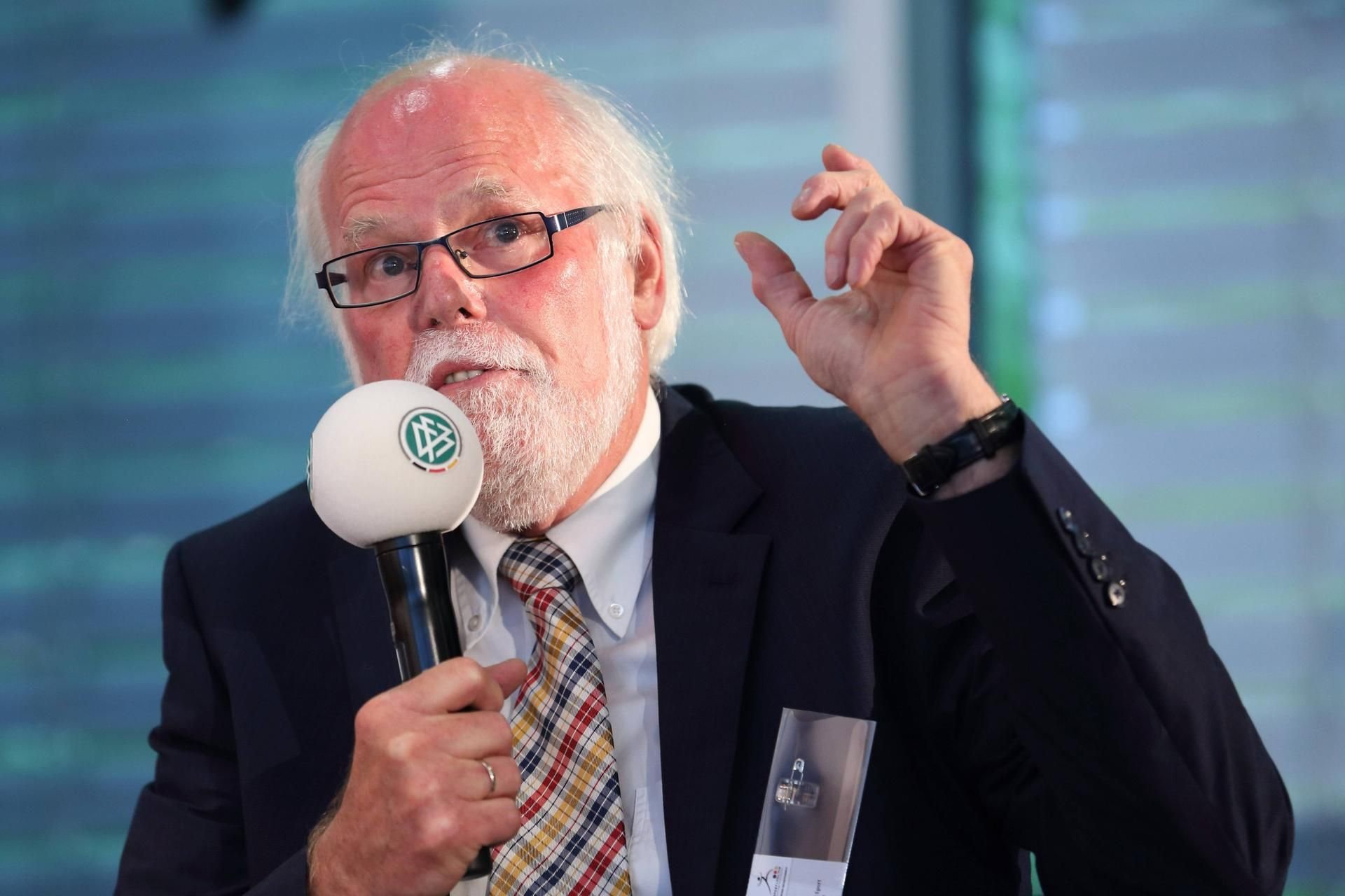 Fanforscher Gunter A. Pilz, hier bei einem Auftritt 2013.