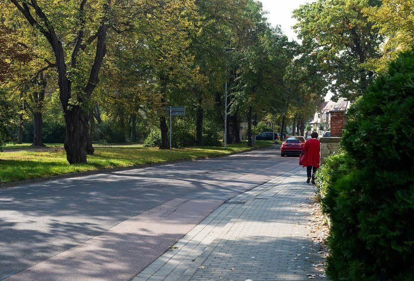 Der Angriff auf den Mann aus Somalia passierte in der Geusaer Straße in Merseburg, vi-a-vis vom Vorderen Gotthardteich.