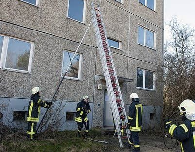 Anleitern wird geübt.