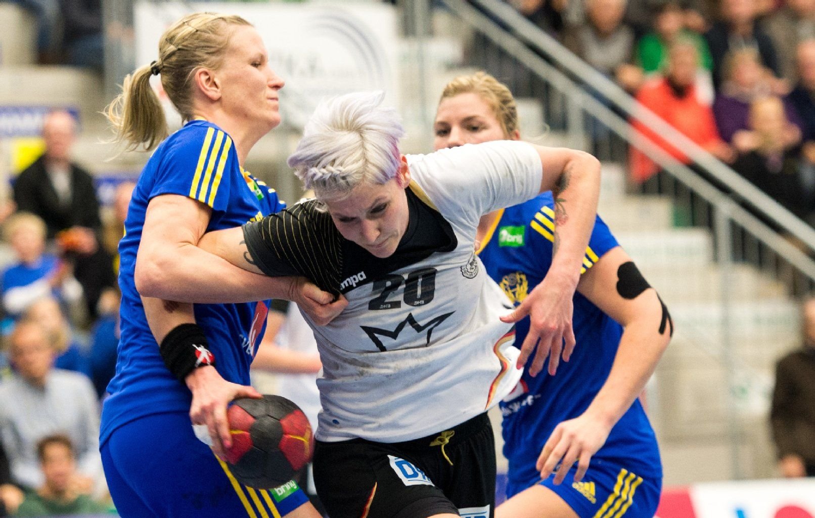 Die deutschen Handballerinnen wollen sich bei der WM in Serbien gegen die Top-Teams durchbeißen.