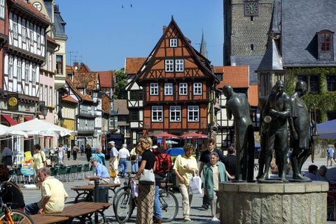 Die Unesco-Welterbestadt Quedlinburg im Harz will ihren historischen Marktplatz umgestalten (FOTO: DPA/ARCHIV)